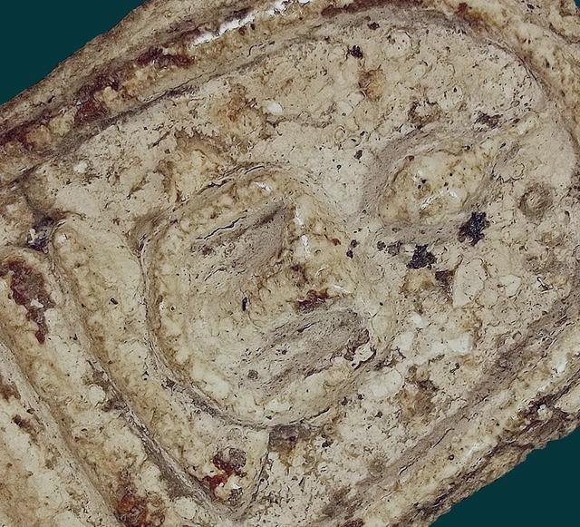 สมเด็จวัดระฆัง พิมพ์ใหญ่ เนื้อเก่าจัดจ้าน