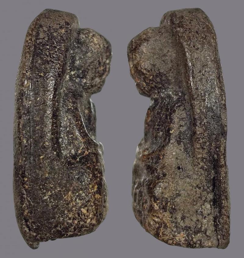 หลวงปู่ทวด วัดช้างให้ จ.ปัตตานี เนื้อว่าน ปี 97 พิมพ์พระรอด