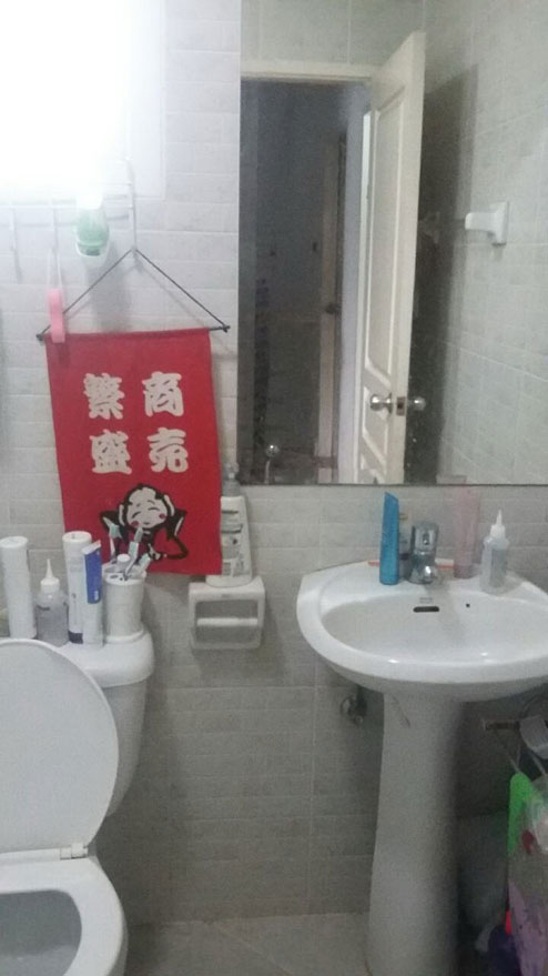 สวนสยาม 12 แยก 2 ขายหลังริม(มุม) อากง อาม่า คุณปู่คุณตาคุณย่าคุณยายอยู่กันเองได้  สะดวกปลอดภัย เดินไปจ่ายของใช้และของทานง่าย ม.สิริยา สวนสยาม ตลาดนัดมีทุกวันใกล้บ้าน พร้อม7-11และTOPS และLOTUS EXPRESS