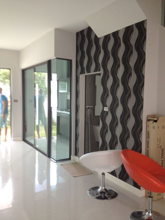 รามอินทรา 65(ลัดออกวัชรพลได้) ขายเดอะเทอเรส ทาวน์โฮมทันสมัยสวย 3 ชั้น  95 เมตรก็ถึงรถไฟฟ้าหน้าบ้านแล้ว ซื้อไว้ยิ่งกว่าคุ้ม จะไปหาทำเลไหนที่ใกล้ขนาดนี้ เดินทางสะดวกขึ้นทางด่วนง่าย