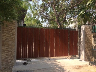 บ้านนายช่าง รับงาน renovate ต่อเติม ตกแต่ง ซ่อมแซม อาคาร หลังคา ระบบ สุขาภิบาล ระบบไฟฟ้า ตกแต่งอาคาร ภายนอก ภายในอาคาร หลังคาดาดฟ้า ทำโรงจดรถ เฟอร์นิเจอร์ Built-in ทำโครงสร้างอาคาร งานผนังก่อฉาบ งานฐานราก และงานโครงหลังคาทุกชนิด