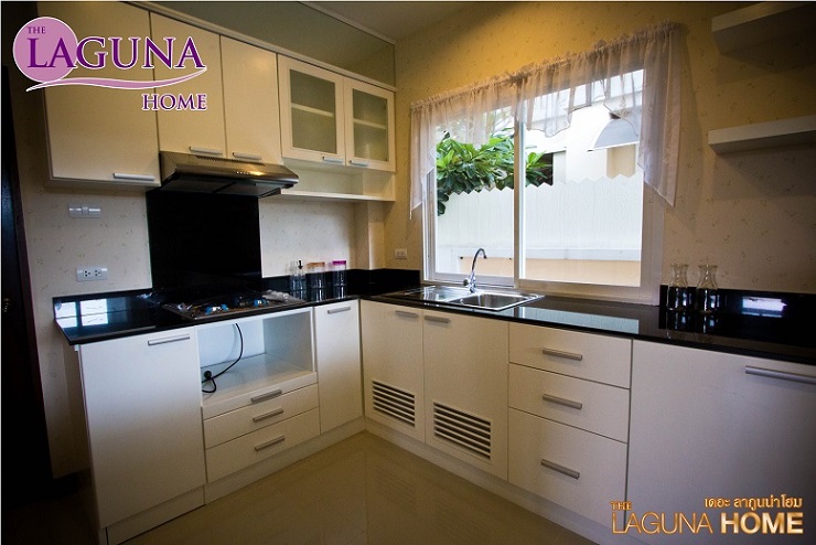 บ้าน "ราชาวดี" เลขแปลง 933  ในโครงการเฟส 9  บ้านจัดสรรเดอะลากูนน่าโฮม