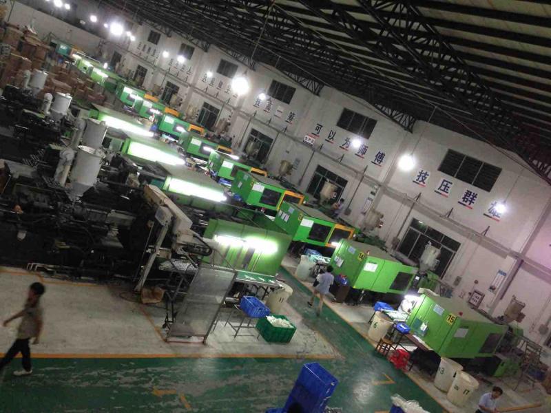 เคเบิ้ลไทร์ 12” สีดำ (7.6 x 300 มม.) (C-NET Cable Tie) @ 85 บาท/ถุงราคา ต่อ 1 ถุง (1 ถุง บรรจุ 100 เส้น)   จำนวนสั่งขั้นต่ำ 2 ลัง (1 ลังบรรจุ 60 ถุง)•	ยี่ห้อ : C-NET•	ขนาด : 7.6 x 300 มม. (12 นิ้ว) • สีดำ•	วัตถุดิบ : Nylon 66 รับรองโดย UL•	มาตรฐานกันไฟลุกลาม 94V-2•	ทนต่อกรด และ การกัดกร่อน•	ทนแรงดึงได้ 40 กิโลกรัม•	อุณหภูมิใช้งาน : - 40 องศาเซลเซียส ถึง 80 องศาเซลเซียส•	ได้รับมาตรฐาน RoHS•	น้ำหนักสุทธิต่อ 1 ลัง : 23.68 กิโลกรัมราคาเคเบิ้ลไทร