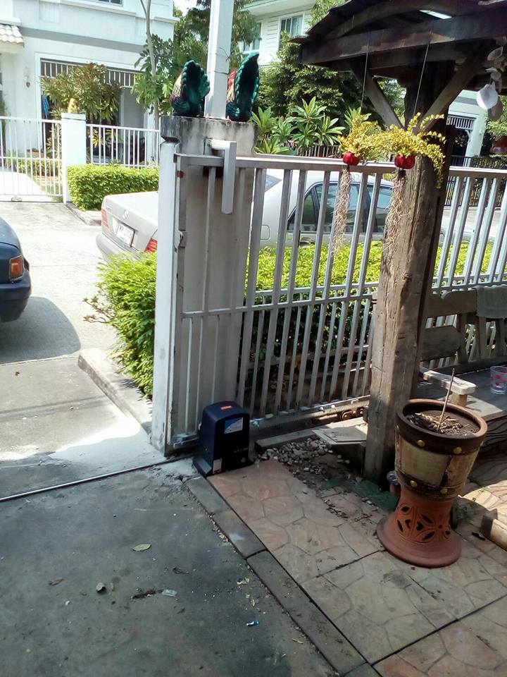 ประตูรีโมท,ประตูรั้วรีโมท,ประตูอัตโนมัติ,มอเตอร์ประตู,รีโมทประตู,ช่างเอสประตูรีโมท