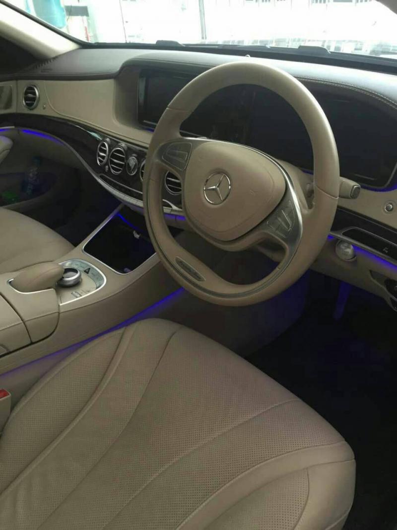 ขอขายด่วน Benz S300 ปี2015 Hybid รถมือเดียว รถสภาพพึ่งออกจากห้างป้ายแดง ยังไม่จดทะเบียน ไมล์แท้ 9102 km รถสวยสุดๆ Full option พวงมาลัยมัลติฟังชั่น เกียร์แพดเดิ้ลชิพ จอหัวหมอนคู่ เครื่องเสียง Burmester Navigator นาฬิกาแอนนาล็อค Nightview กล้อง 360 องศารอบทิศทาง ระบบเตะฝาท้ายอัตโนมัติ หลังคาแก้ว Command Online แอร์ดิจิตอลแบบแยกโซน พร้อมระบบฟอกอากาศ ไฟหลัง LED คอนโซลไม้ ม่านบังแดด ไฟตัดหมอก เซ็นเซอร์รอบคัน AIRBAG ABS 