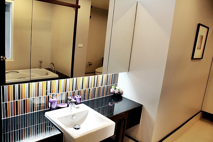 เดอะยูนีค @ นิมมาน คอนโดมิเนียม (เชียงใหม่) ห้องพร้อมตกแต่งเฟอร์นิเจอร์ สไตล์โมเดิร์น หิ้วกระเป๋าเข้าอยู่ได้ทันที