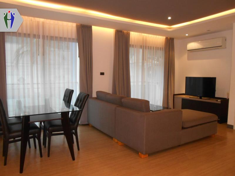 ให้เช่า!! คอนโดสวยพร้อมอยู่ พัทยาใต้ 25,000บาท ต่อเดือน  คอนโดขนาด 76 ตารางเมตร 2 ห้องนอน 2 ห้องน้ำ ครัวสไตล์ยุโรป และ 1 ห้องนั่งเล่นใหญ่ พร้อม 2 ระเบียงชมวิว  คอนโดนี้มีเฟอร์นิเจอร์และเครื่องใช้ไฟฟ้าครบชุด สามารถย้ายเข้าอยู่ได้เลย   คอนโดมีสระว่ายน้ำ,ฟิตเนต ทำเลดีเดินทางสะดวก ใกล้ถนนหลัก ใกล้ห้างสรรพสินค้า   (Out let Mall, Big C, Tesco Lotus, Macro) ใกล้ตลาดและแหล่งท่องเที่ยว ไม่ไกลชา�