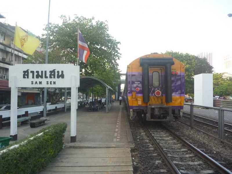 คอนโดฯสามเสน ดุสิต ราชวัตร รถไฟ ทางด่วน ขายห้องชุดชั้น 8 ห้องมุม(ริม) 63 ตร.ม. หน้าบ้านก็รถไฟสายสีแดงอ่อนและแดงเข้ม ใกล้บ้านก็จุดขึ้นลงทางด่วน