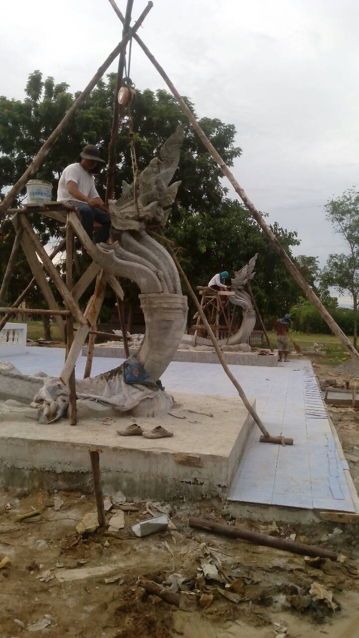 รับปั้นพญานาคทุกขนาดตามต้องการ