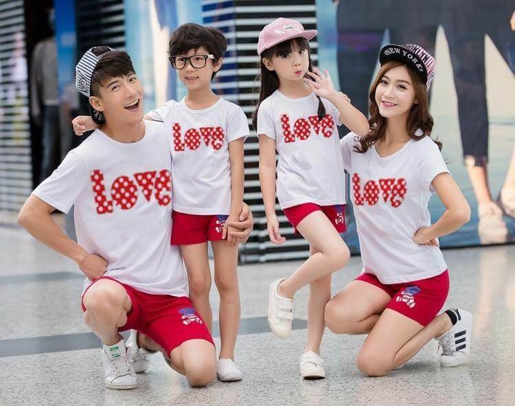 ขายส่งเสื้อยืดสกรีน เสื้อครอบครัว เสื้อคู่รัก Wandee T-Shirt Tel 0840355559