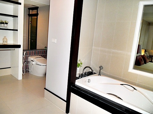 เดอะยูนีค @ นิมมาน คอนโดมิเนียม (เชียงใหม่) ห้องพร้อมตกแต่งเฟอร์นิเจอร์ สไตล์โมเดิร์น หิ้วกระเป๋าเข้าอยู่ได้ทันที