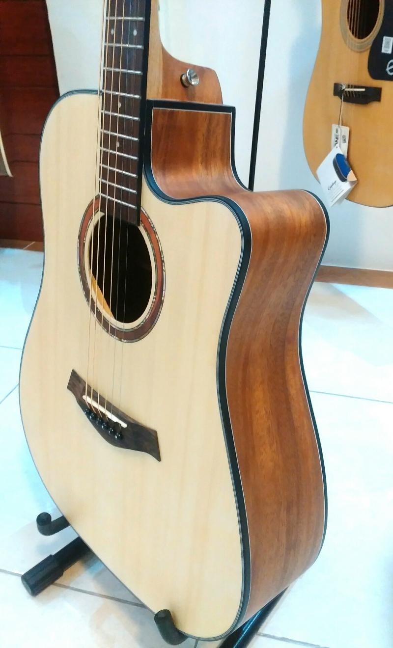 โปรโมชั่นสุดคุ้ม! กีต้าร์โปร่งKriens รุ่น KD180c เสียงดี ดังกังวาน ***ฟรี จูนเนอร์รุ่นT33พร้อมกระเป๋า รีบตัดสินใจ มีจำนวนจำกัด สายด่วน 0917801886