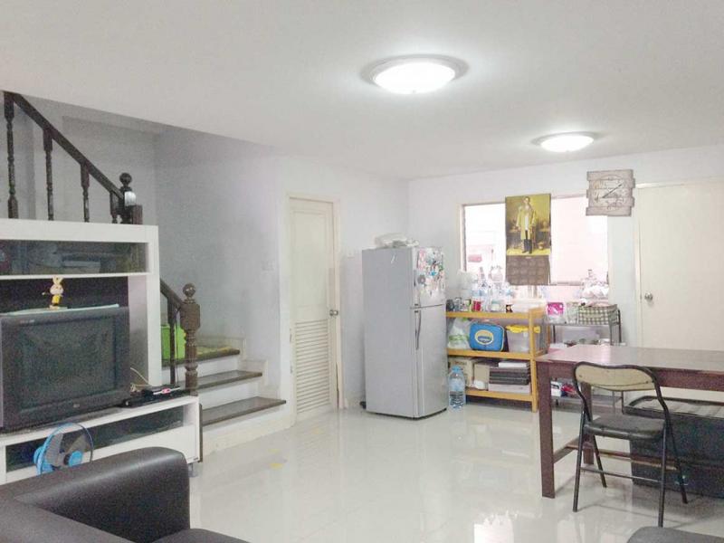 go ti market,temple,school,expressway,hospital for sale position conner 3 floor