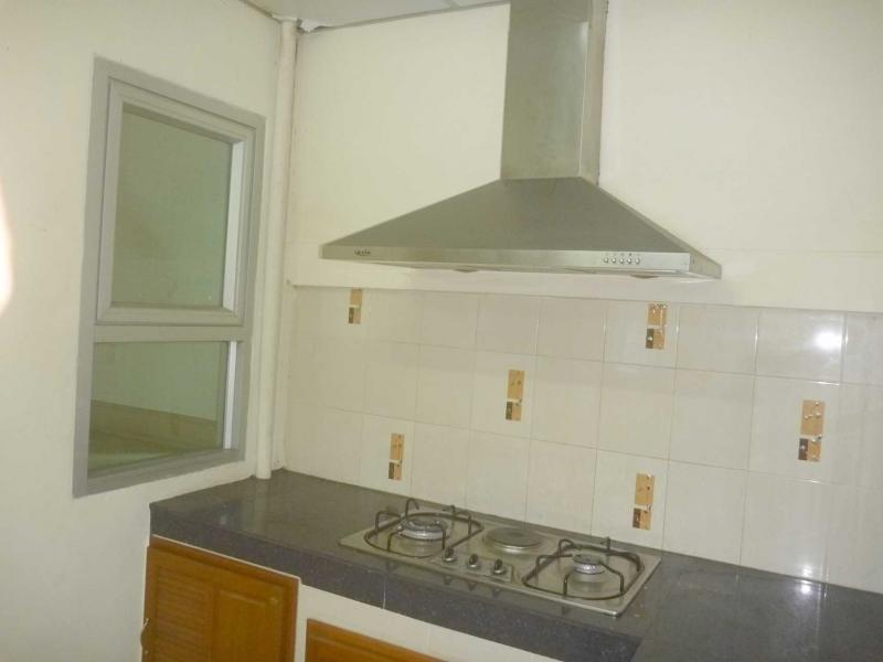 ลัด 3 ซอยเข้าบ้าน รามอินทรา 65 ,67(ตลาด กม.7),67/1 ถนอมมิตร-วัชรพล รถไฟฟ้าหน้าบ้าน ตลาด โรงเรียน ห้าง น่าอยู่ ขายด่วนหลังมุมริม ม.กลอรี่เฮ้าส์ 24 วา. ใกล้สวนของโครงการ