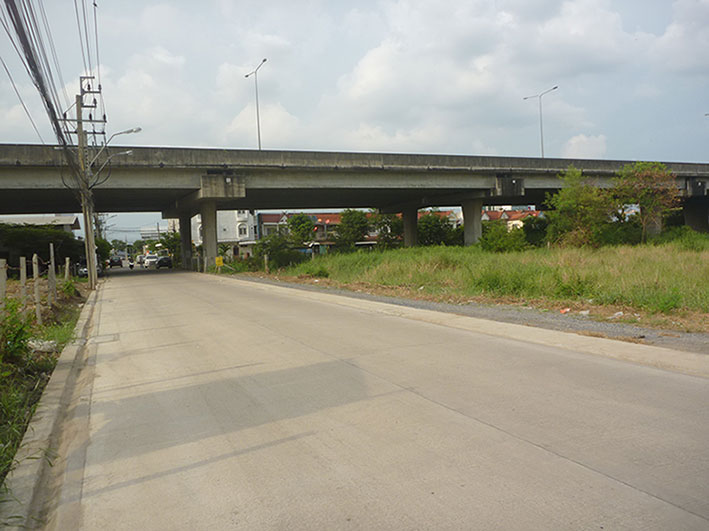 จตุโชติ 10 สุขาภิบาล 5 เข้าซอยเพียง 500 เมตร ติดกับรั้วโครงการหรูมีระดับของแลนด์ฯ" ชัยพฤกษ์ จตุโชติ " ใกล้ สนง.เขตสายไหม และถ.ตัดใหม่ลัดไปพหลฯ ขายถูก ทำเลดี ที่ดินแปลงสวย190 วา