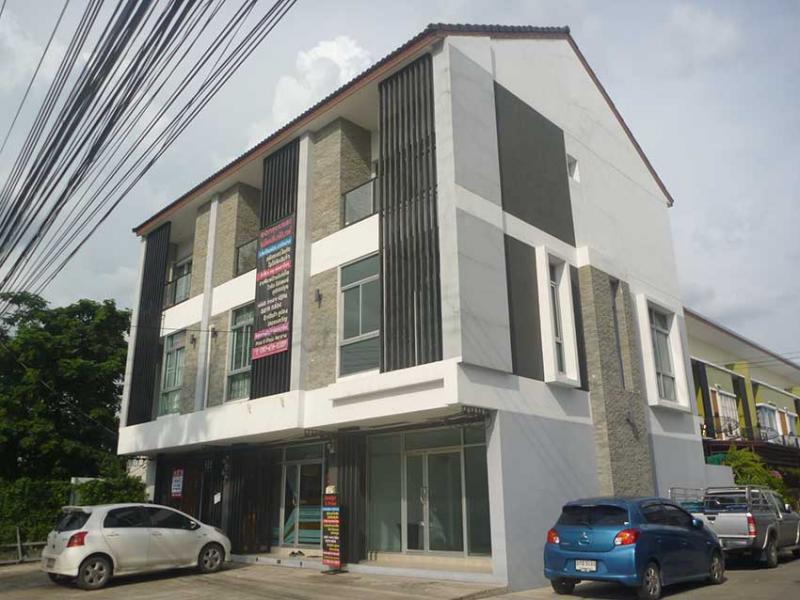 (หัวมังกร) โฮมออฟฟิศใหม่แค่ 2 ปี ม.จามจุรีพาร์ค ติดถนนวัดศิริพงษ์-ถนอมมิตร ทางลัดระหว่างถนนวัชรพลและสุขาภิบาล5 วัชรพล ตลาด ห้าง รถไฟฟ้า ทางด่วน บ้าน ที่ทำงาน ร้านค้า หลังแรกมุมริมหน้าโครงการ