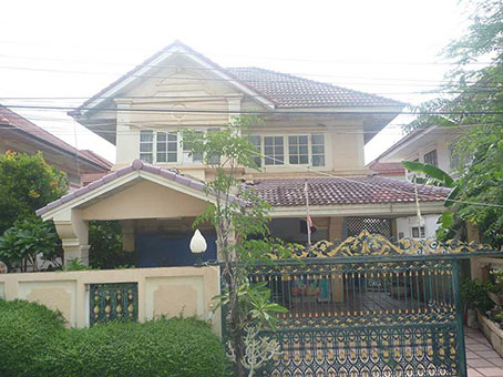 2.8 ล้าน 51 วา. รามคำแหง ร่มเกล้า แอร์พอร์ตลิงค์ ไม่มีใครอยู่ ตัดใจขาย บ้านเดี่ยวเทียบเท่าหลังใหญ่ 51 วา. ม.พูนสินธานี1 ใกล้ BIGC ตลาดหน้าหมู่บ้าน