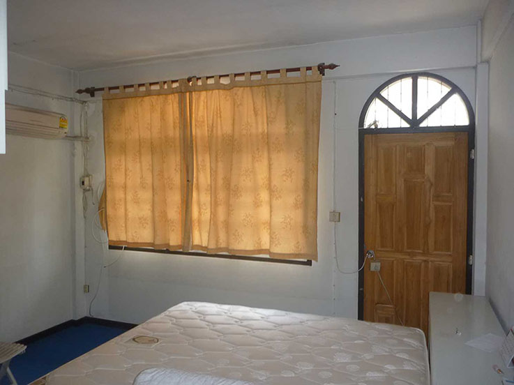 4 มหาลัย 4 โรงพยาบาล ขายด่วนทาวน์เฮ้าส์ 3 ชั้น 20วา.รามคำแหง 24 แยก 24(พระราม9-41) หลังเดอะไนน์ ใกล้ ABACแอร์พอร์ตลิงค์หัวหมาก