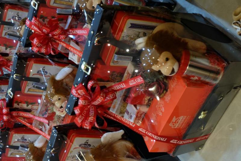 เคยสงสัยไหม.. ทำไมวันตรุษจีนหรือเทศกาลตรุษจีนต้องเป็นสีแดง???