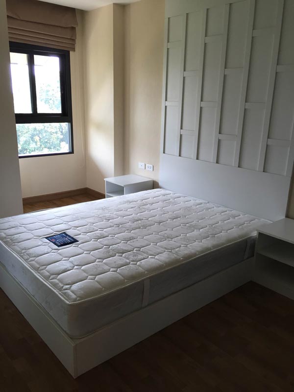 ขาย-ให้เช่า คอนโด บ้านนวธารา อาคารE ชั้น4 city viewขนาด 33 ตารางเมตร 1 ห้องนอน 1 ห้องน้ำ 1 ห้องรับแขก ขาย/ให้เช่า  ขาย 2.2 ล้านให้เช่า 9,500 บาท/เดือนสนใจติดต่อ 080-0820888 โรสรายละเอียดส่วนกลางของโครงการ• สระว่ายน้ำยาว 100m, ระบบโอโซน• ฟิตเนสกลางน้ำ• Steaming • อบซาวน่า• เฟอร์นิเจอร์บิวอินทั้งห้องนอนและห้องรับแขก (.mby Modernform Furniture) เฟอร์นิเจอร์ครัว• กลางทำเลศักยภาพสูงของกรุงเทพฯ บนถนนเกษตร-นวมิ�