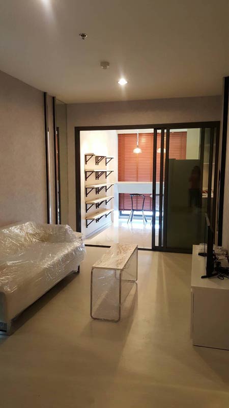 ให้เช่าคอนโดใหม่ Rhythm สุขุมวิท42 ติดรถไฟฟ้าและห้างเกตเวย์เอกมัย 1นอน 1น้ำ 45 ตรม. ชั้น 21 เครื่องใช้ไฟฟ้า เฟอร์ครบ พร้อมอยู่ได้เลย Tel. 097-4263995