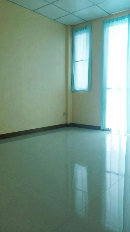 ทาวเฮ้าส์ให้เช่า-ขาย บ้านเช่าหนองแขม ใกล้มหาวิทยาลัยเอเชียอาคเนย์ บ้านเช่า 2ชั้น 2 ห้องนอน 2 ห้องน้ำ 1 ที่จอดรถ บ้านสวยต่อเติมแล้ว พร้อมอยู่ น้ำไม่ท่วม โทร 062-254 6661