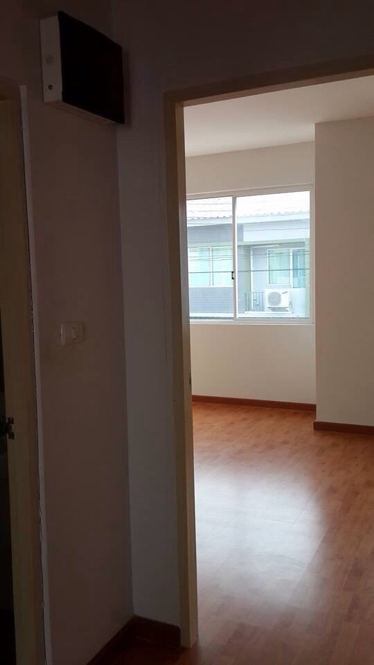 ทาวน์โฮม ให้เช่า ลำลูกกาคลอง 5 โครงการ The Trust Town