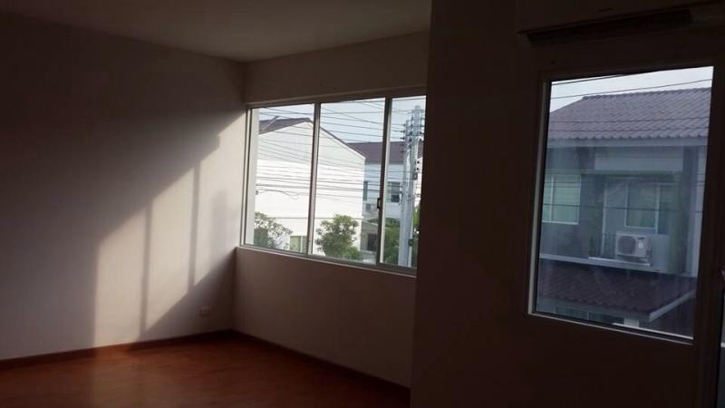 ทาวน์เฮ้าส์ให้เช่า หมู่บ้านเดอะทรัสต์ ลำลูกกาคลอง 5 ใกล้ Big c วัดแจ้งลำหิน