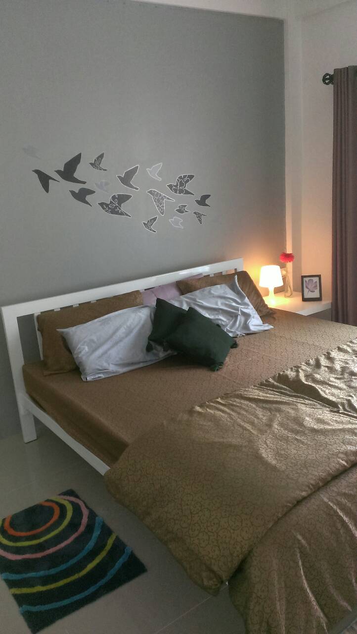 ห้องเช่า ย่านลาดพร้าวแต่งสไตล์คอนโด 1 ห้องนอนกั้นแยกกับห้องนั่งเล่น เฟอร์นิเจอร์ใหม่