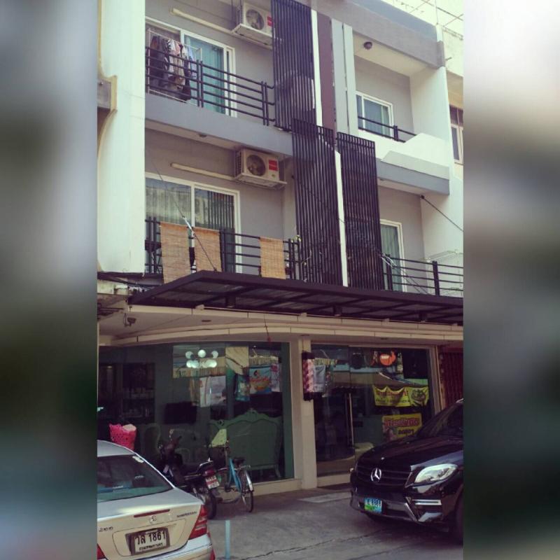 ห้องเช่า ย่านลาดพร้าวแต่งสไตล์คอนโด 1 ห้องนอนกั้นแยกกับห้องนั่งเล่น เฟอร์นิเจอร์ใหม่