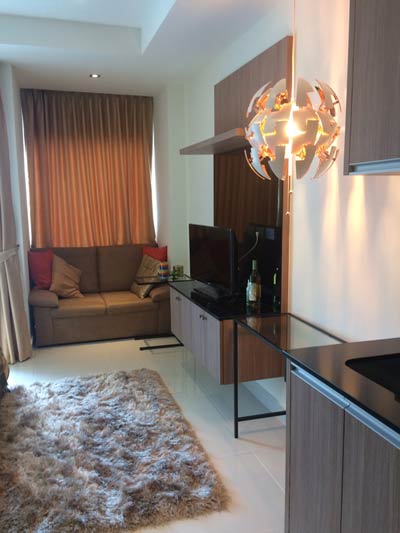 ขายด่วน คอนโดน้ำทะเล  พัทยา เข้าซอยนาจอมเทียน ซอย4 Studio 29 ตารางเมตร วิวสวน วิวสวย ราคา  1,600,000฿ สนใจติดต่อ บริษัท Happy  Bonus 082-399-5888 หรือ คุณ กิติศักดิ์ วิมุกตานนท์ Tel / ID Line  : 0854497685 Email :  kitisak.bonus@gmail.com www.happybonusproperty.com ขายคอนโดชลบุรี,คอนโดน้ำทะเล,คอนโดพัทยา,คอนโดจอมเทียน,คอนโดย่านจอมเทียน 