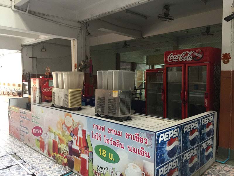 ให้เช่าล๊อคขายน้ำ ค่าเช่า 10,000 บาท/เดือน อุปกรณ์ครบ พร้อมขายได้เลย ในวิทยาลัยเทคโนโลยีวิบูลย์บริหารธุรกิจ ท่าพระ บางกอกใหญ่ กรุงเทพ โทร 086-368-1823