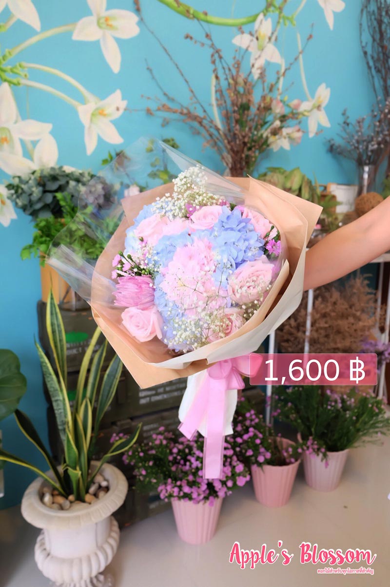 ร้านดอกไม้ แอปเปิ้ล บลอสซั่ม บริการรับจัดดอกไม้ ช่อดอกไม้ กระเช้าดอกไม้ แจกันดอกไม้และพวงหรีด ทั้งดอกไม้สด ดอกไม้ประดิษฐ์ที่เสมือนดอกไม้สดจริง