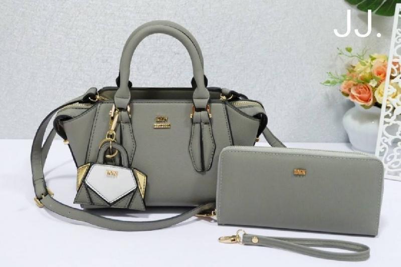 กระเป๋า LYN เกรดพรีเมี่ยม (มีถุงผ้า/ป้าย Lyn)