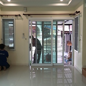 ร้าน วรรณิดาเหล็กดัด บริการออกแบบและติดตั้ง เหล็กดัดประตู-หน้าต่าง ครอบใน พร้อมมุ้งในชุดเดียว