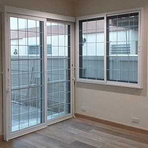 ร้าน วรรณิดาเหล็กดัด บริการออกแบบและติดตั้ง เหล็กดัดประตู-หน้าต่าง ครอบใน พร้อมมุ้งในชุดเดียว