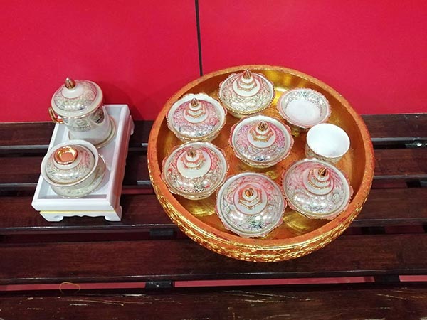 รับจัดเลี้ยงนอกสถานที่ งานบุญ งานประชุม งานต่างๆ โต๊ะจีน บุฟเฟ่ต์ ค็อกเทล คอฟฟี่เบรค และ ซุ้มอาหารต่างๆ