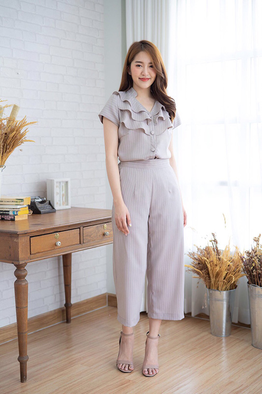 เสื้อผ้าแฟชั่น ชุดใส่เที่ยว ชุดทำงาน สวยๆ แฟชั่นสไตล์เกาหลี สาวS-อวบใส่ได้ Vatchara.clothing ใส่แล้ว ปัง ไม่พัง ดูแพงงง   ด้วยราคาหลักร้อย ..ว้าวๆๆ