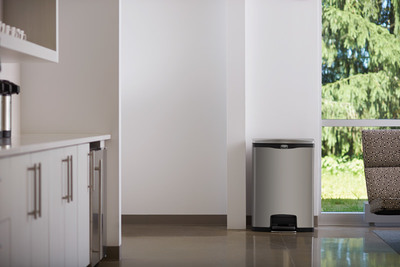 Slim Jim Step-On Containers : ถังขยะรีไซเคิล ที่สามารถปรับเปลี่ยนได้ตามที่คุณต้องการ