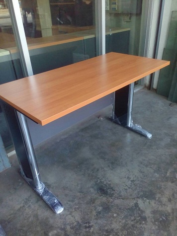 ขายขาเหล็ก วางท๊อปโต๊ะสนใจติดต่อ คุณเฮง 083-7778672มี2 สีดำ และ สีเทา ขนาด73x57cmราคา คู่ละ1500บาท