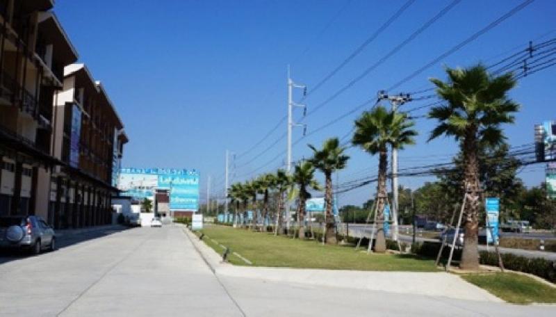 ขาย อาคารพาณิชย์ 3.5ชั้น เนื้อที่ 192.40ตรม. 2ห้องนอน 3ห้องน้ำ ทำเลทอง ใกล้ห้างโพรเมนนาดา เชียงใหม่