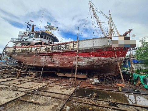 จำหน่ายไม้เพื่อใช้ในการทำเรือต่อเรือซ่อมเรือทุกชนิด  โรงไม้-จำหน่ายไม้ตัวเรือไม้ตะเคียน ไม้ดีราคาถูกต้องบอกต่อ