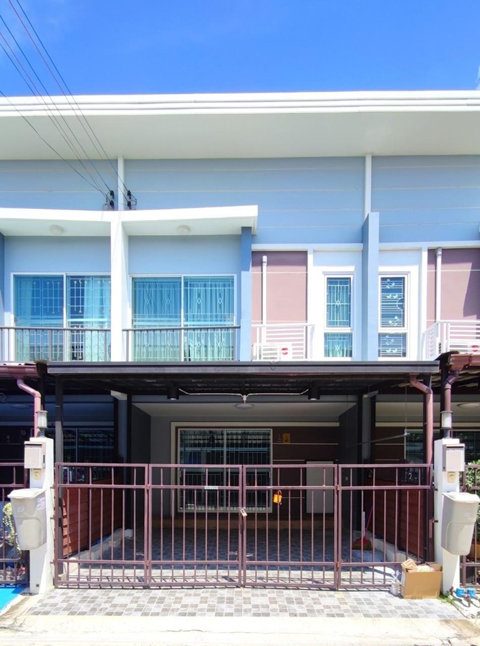 Agent post ให้เช่า ทาวน์โฮมสภาพนางฟ้า3 นอน 2 น้ำ 2 จอด หมู่บ้าน ศุภาลัย พร้อมอยู่#ลาดกระบัง54 #ซอยวัดศรีวารีน้อย#บ้านเช่าลาดกระบัง #บ้านเช่าสนามบินสุวรรณภูมิ-----ค่าเช่า 14,900 บาท/เดือน ฟรีส่วนกลาง ฟิตเนต สระว่ายน้ำ เล่นฟรี-----เฟอร์ที่ให้ต่อเติมโรงจอดรถแอร์ 3 เครื่องบิ้วครัวพร้อมตู้เสื้อผ้าผ่านม่านมุ้งลวดติดบานหน้าต่างปั้มน้ำถังน้ำ-----สวนกลางของโครงการ..Sport Clubสระว่ายน้ำDog parkส