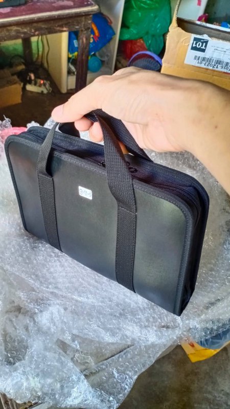 กระเป๋าใส่ปืน    หนังสีดำ   สำหรับปืน  5นิ้ว 1911  92fs  บาเร็ตต้า  beretta  Colt  โค้ด  m1911   กล็อก21    กล็อก19       colt 38super cz shadow   cz 75 sp-01   มีช่องใส่แม็ก 4ช่อง  มีหูหิ้ว 2ข้าง