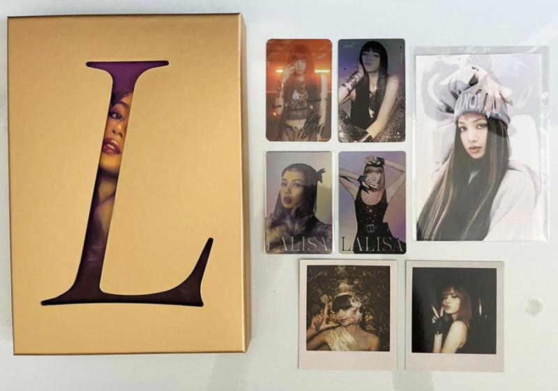 สินค้าจาก shop เกาหลี ศิลปิน Liza Black pink มีหลายเซ็ทค่า มือสอง ของสะสม แต่ไม่ช้ำ คุ้มมากกกก Blink คนไหนยังไม่มีต้องรีบเก็บแล้วน้า Tel : 0992876680 Line ID : sinsarut