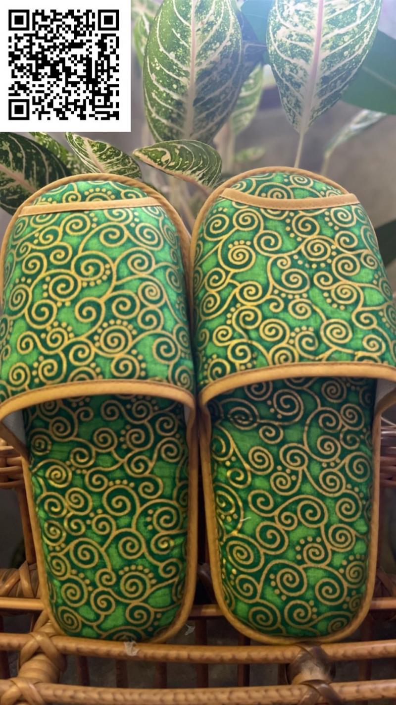 รองเท้าใส่ในบ้านลายไทย  คู่ละ  190  บาท ขายส่ง  6 คู่ขึ้นไป Id  line  :   violetkan ภันทิลา  โทร. 086-5699942 -ไม่มีหน้าร้านคะ ขายออนไลน์ ลิ้งดูสินค้าที่ได้ผ่านทาง  https://www.facebook.com/pantilaspa/