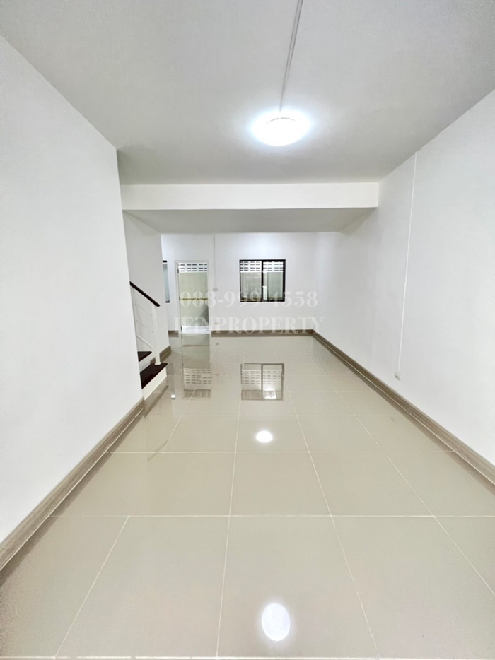 Baan Pruksa 58 Latkrabang - Suvarnabhumi