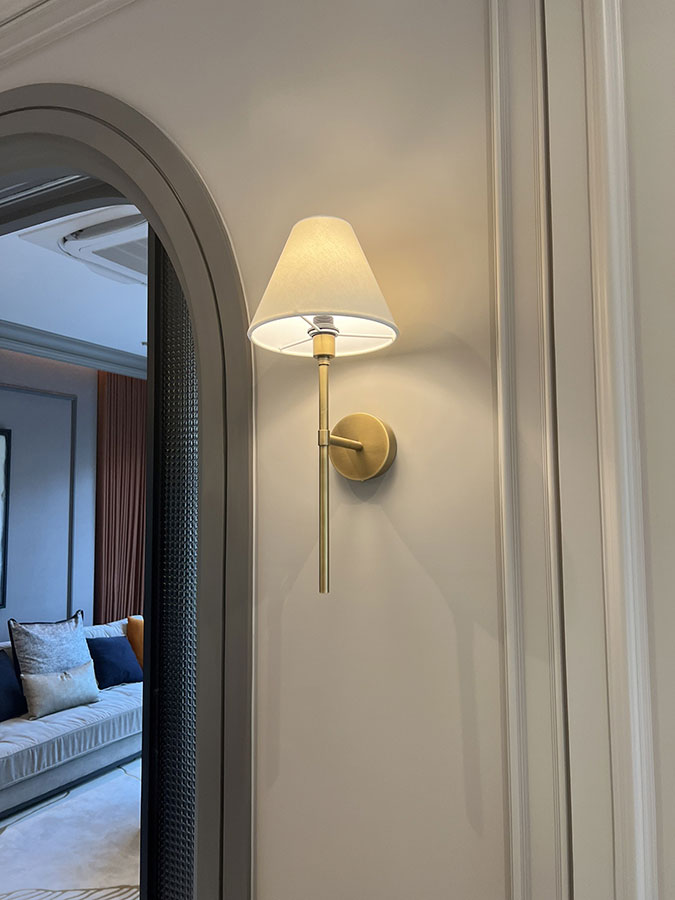 ขายดวงโคมระย้า ไฟกิ่ง และม่าน ราคามิตรภาพ โทร 084-269-9465