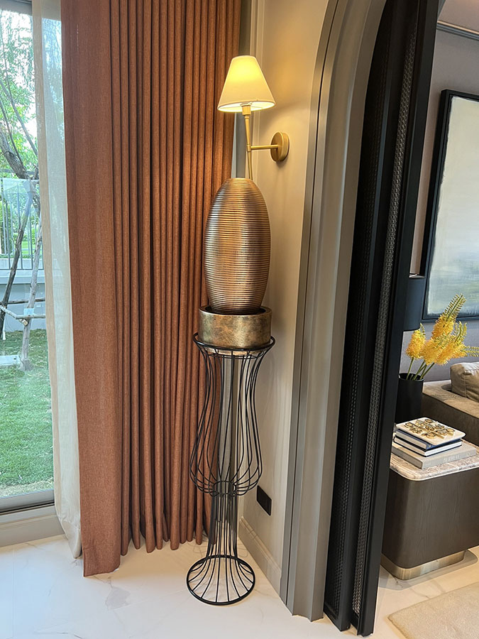 ขายดวงโคมระย้า ไฟกิ่ง และม่าน ราคามิตรภาพ โทร 084-269-9465