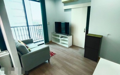 #คอนโดถนนแจ้งวัฒนะ #คอนโดใกล้เซ็นทรัลแจ้งวัฒนะ  - ขนาด : 39 ตารางเมตร  - ตำแหน่งห้อง : ห้องกลาง - จำนวนห้อง : 1 ห้องนอน 1 ห้องน้ำ 1 ห้องรับแขก - ชั้น : 10 (มีทั้งหมด 37 ชั้น) - อาคาร : มีอาคารเดียว - ตู้เย็น ไมโครเวฟ เครื่องฃักผ้า เตาไฟฟ้า เครื่องทำน้ำอุ่น TV 50    #สิ่งอำนวยความสะดวก : Lobby, Mailbox, สระว่ายน้ำ, ฟิตเนส, สวนหย่อม,ระบบ Key Card Access, กล้องวงจรปิด CCTV, รปภ. 24 ชม.